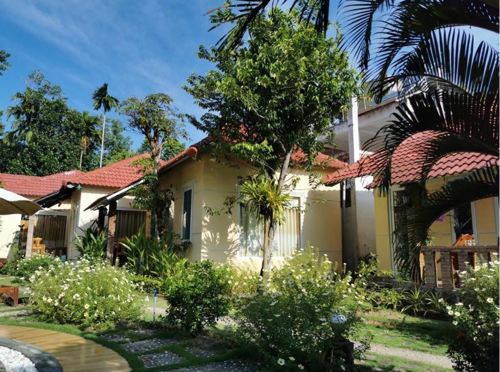 Sun & Wind Paradise Bungalow Дуонг-Донг Экстерьер фото
